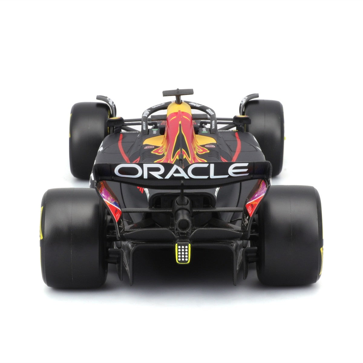 Bburago 1:24 F1 Car Model Red Bull Racing RB19 #1 Max Verstappen w/Figurine